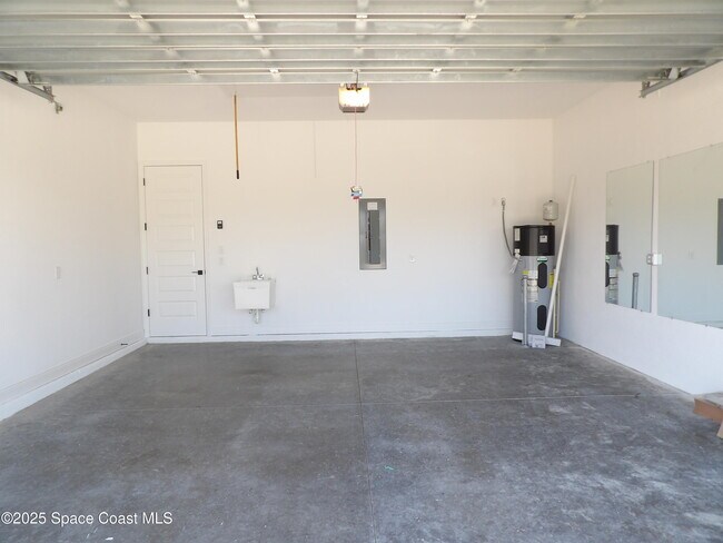 Building Photo - 4258 Trovita Cir