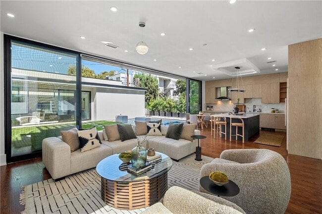 Building Photo - 14519 Greenleaf St