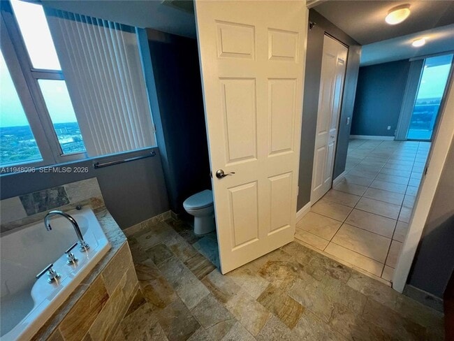 Building Photo - 2641 N Flamingo Rd