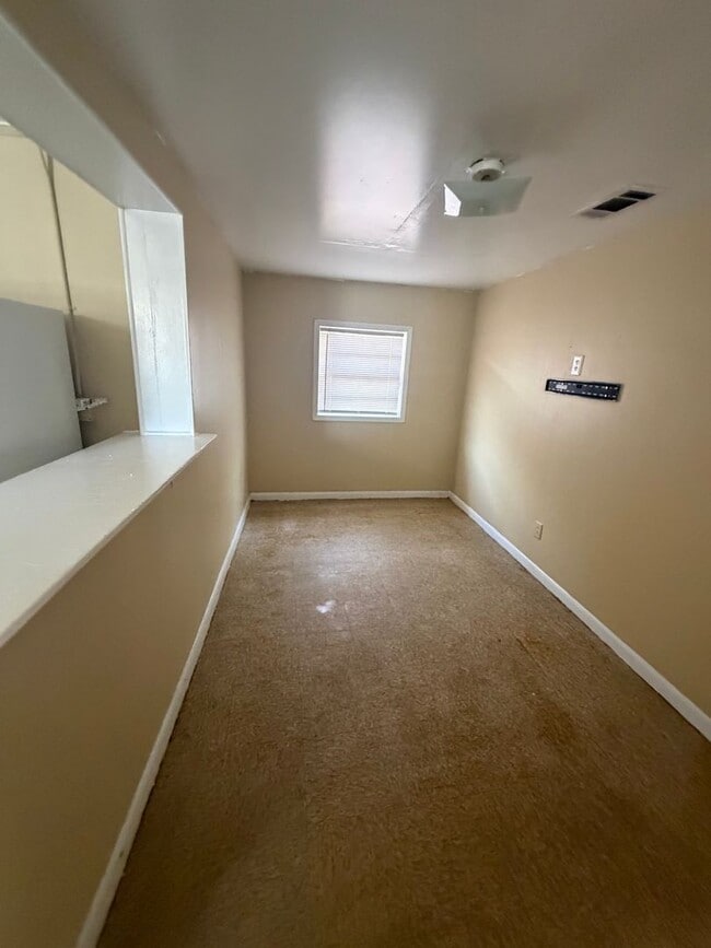 Building Photo - 607 E Gordon St