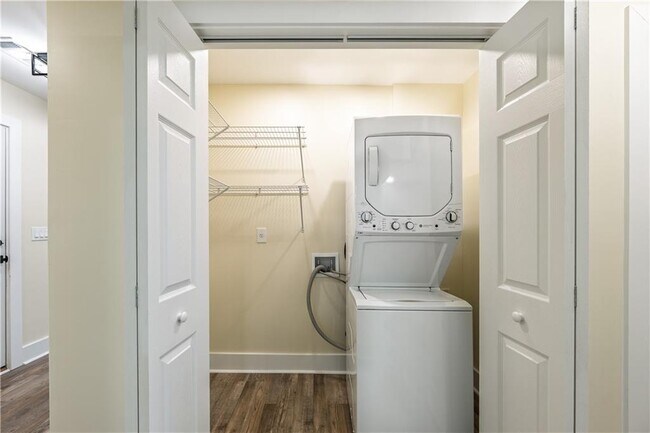 Building Photo - 42 Arnold Rd