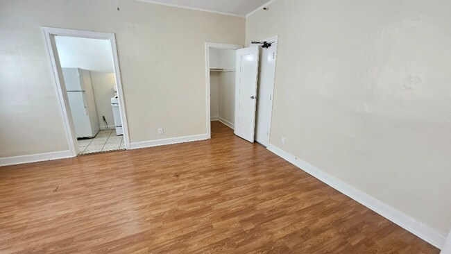 Building Photo - 727 S Coronado St