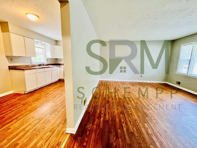 Building Photo - **NOW AVAILABLE** Updated 3BR Ranch in Shively Section 8 Accepted