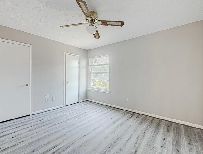 Building Photo - 330 Dukes Bend