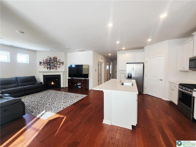 Building Photo - 8142 Century Blvd