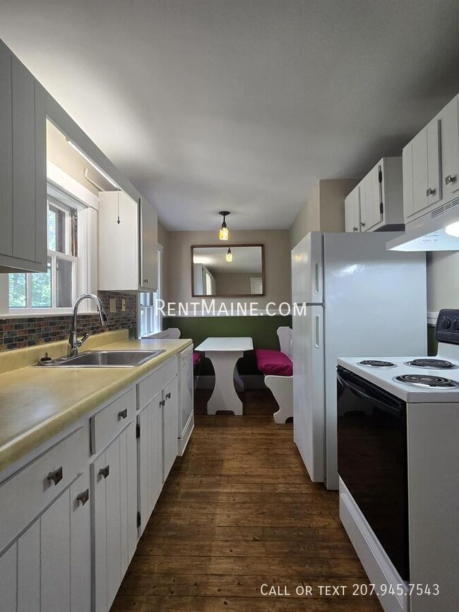 Building Photo - 113 Winthrop St