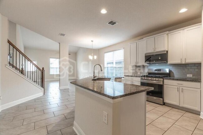 Building Photo - 6038 Akin Cir