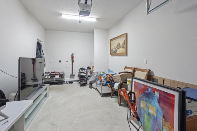 Building Photo - 7522 Shadow Lake Dr