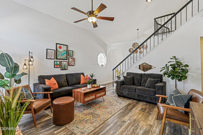 Building Photo - 12120 Desert Quail Ave