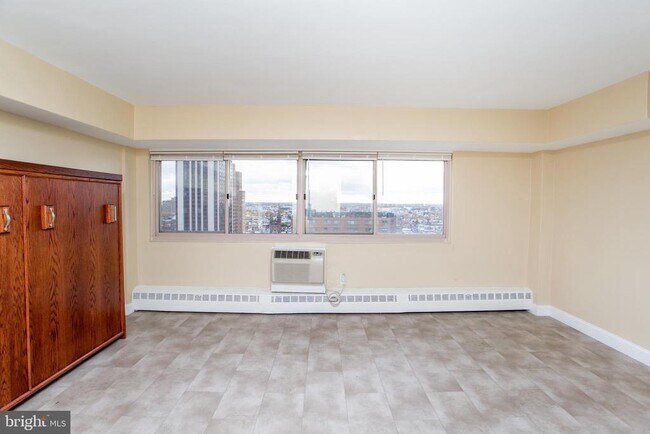 Building Photo - 2101 Chestnut St