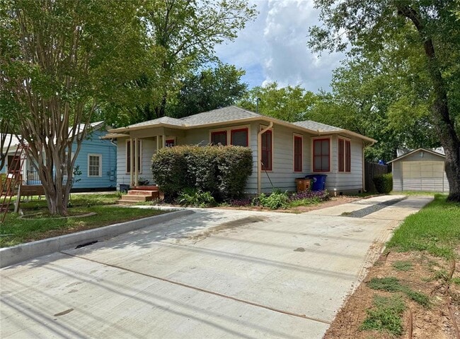 Building Photo - 1008 E 38th 1/2 St