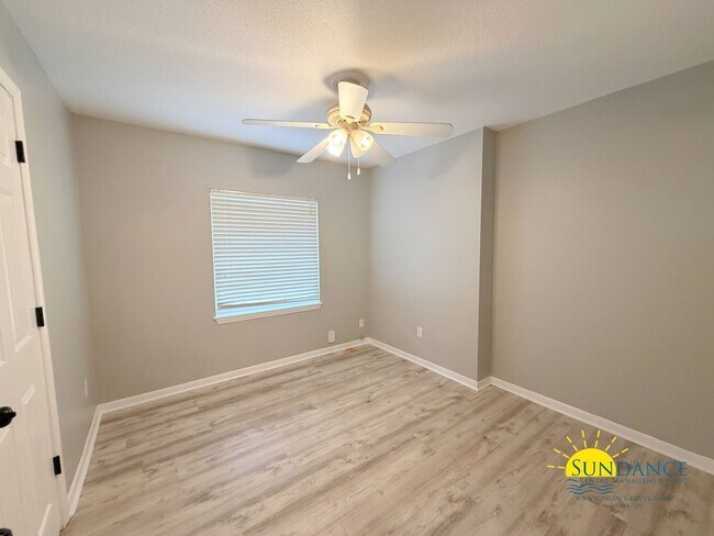 Building Photo - 501 Dona Ave