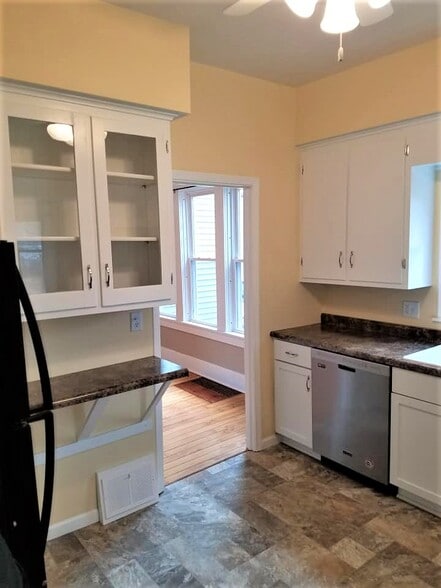 Lots of storage and counter space! - 2104 Folger Ct