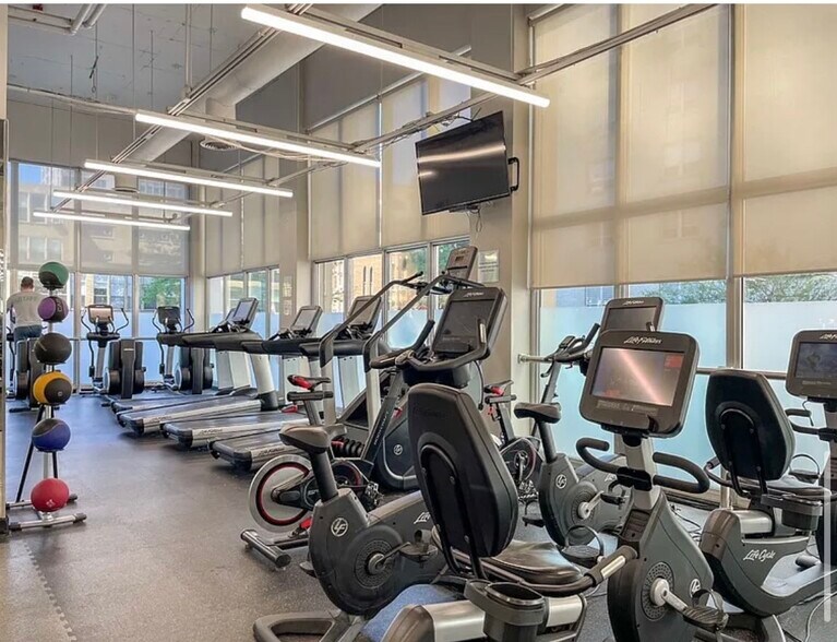 Building Photo - 655 W Irving Park Rd