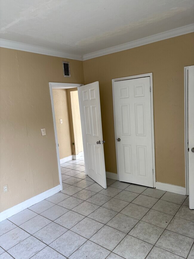 Building Photo - 277 NE 111th St