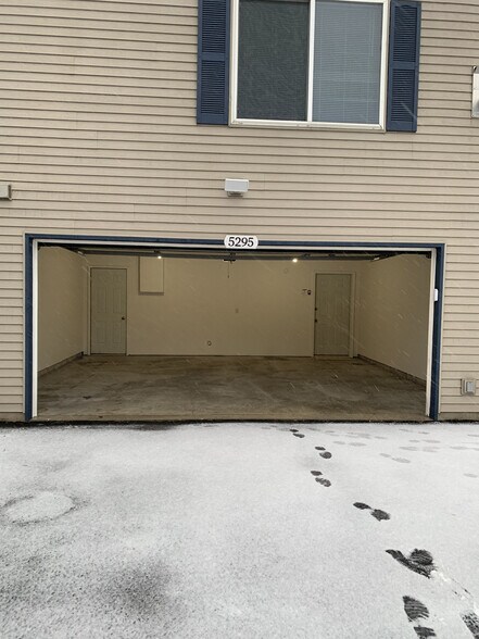 Building Photo - 5293 Manchester Dr