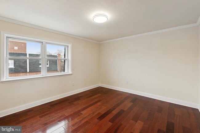 Building Photo - 411 W Shunk St