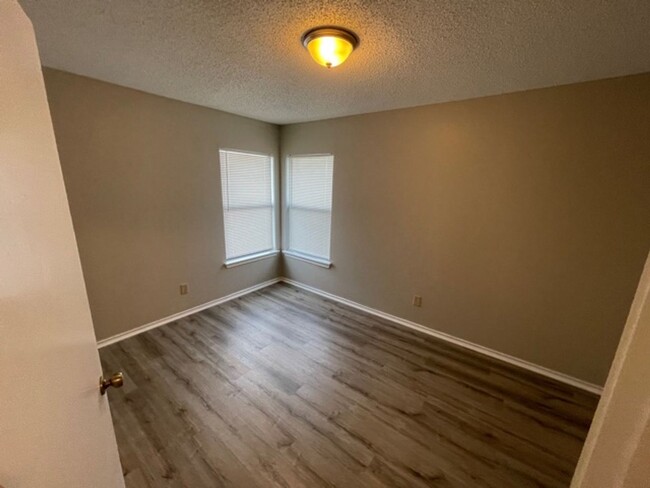 Building Photo - Coming soon..... Beautiful  3 bedroom 2 bath