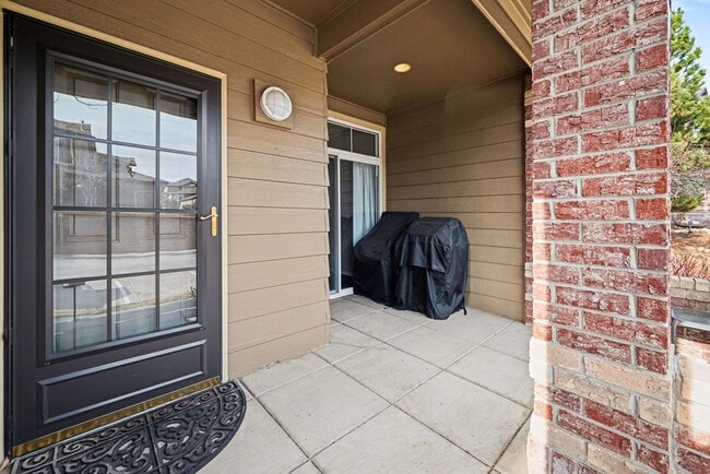 Building Photo - FURNISHED or unfurnished - 3 bed 3 bath Gated Highlands Ranch Home!