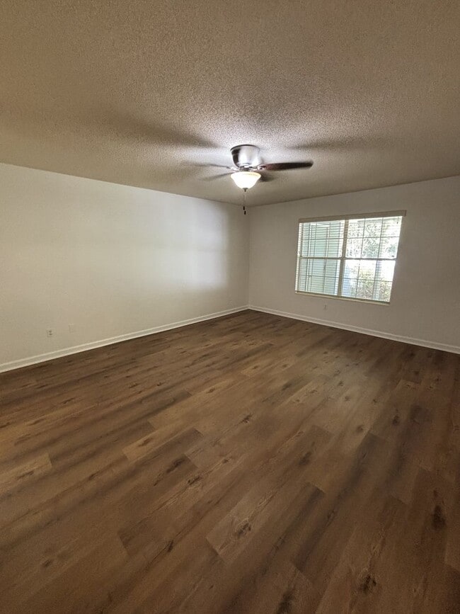 Building Photo - 2 Bed 2 Bath Pelham Available for immediat...