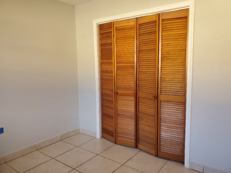 Building Photo - 1551 W 43rd Pl