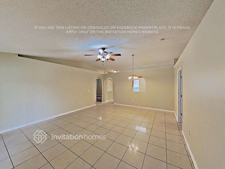 Building Photo - 2131 Marisol Loop