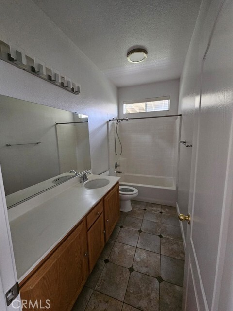 Building Photo - 5800 Oakdale Ln
