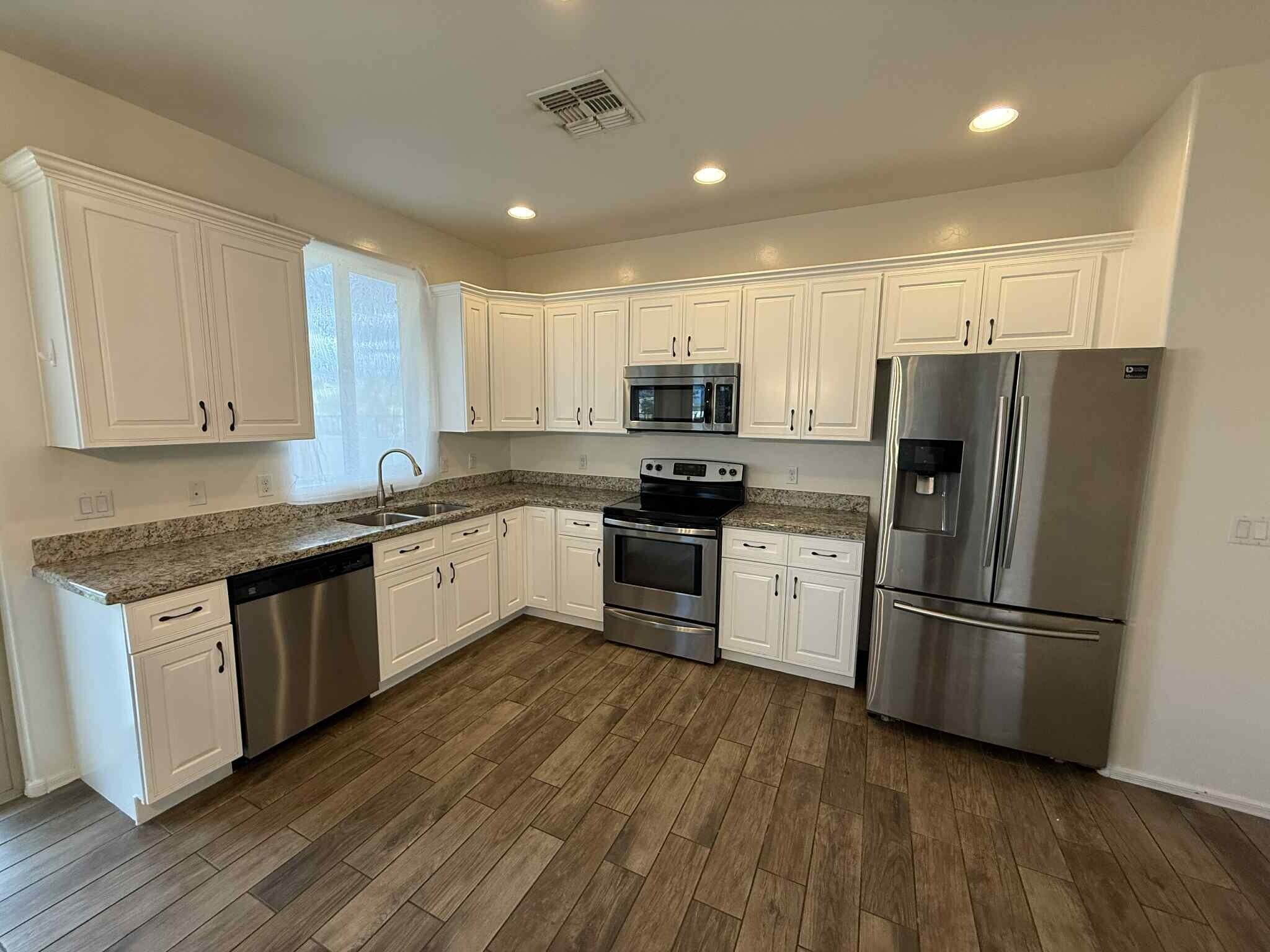 Building Photo - 109 S Crown Plaza