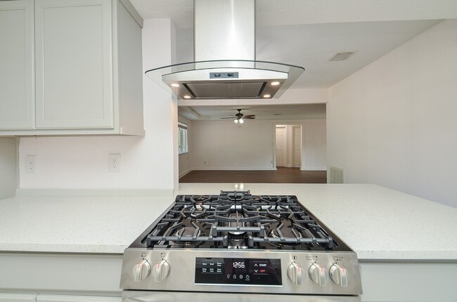 Building Photo - 3722 Brier Gardens Dr