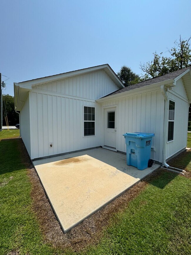 Building Photo - 503 Pecan Tree Ln