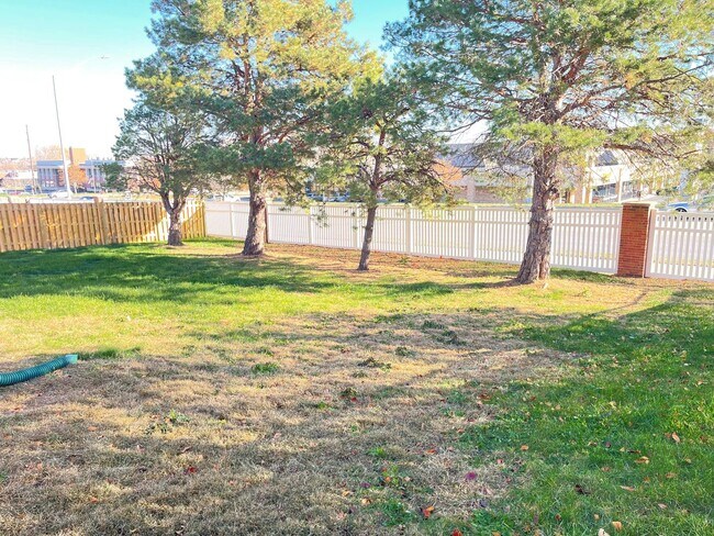 Building Photo - Northwest Omaha Gem: 2,700 Sq Ft, 3-Bedroom, Walk-Out Finished Basement, Fenced Yard, 3-Car Garag...