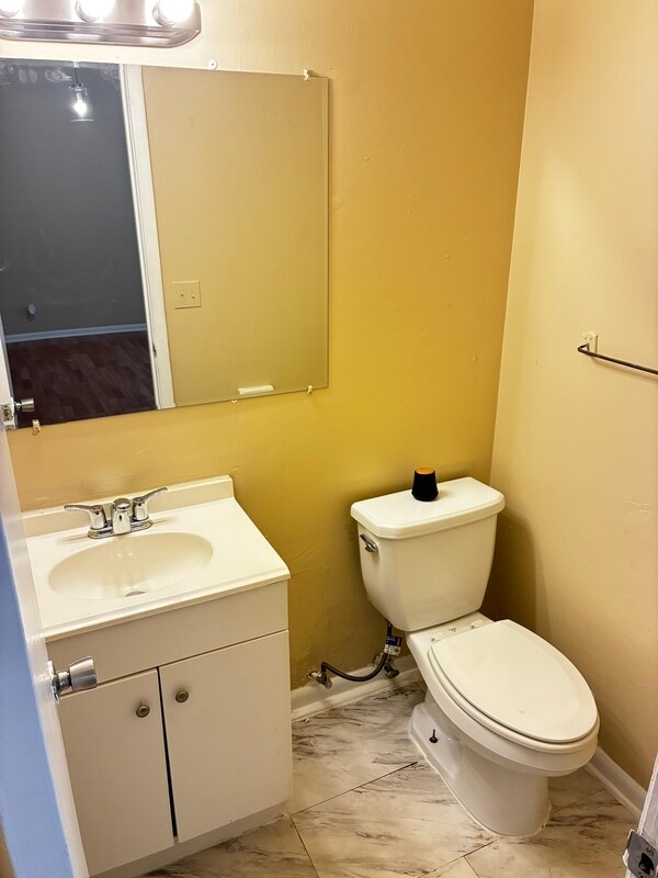 Building Photo - 10706 Meadowlea Dr