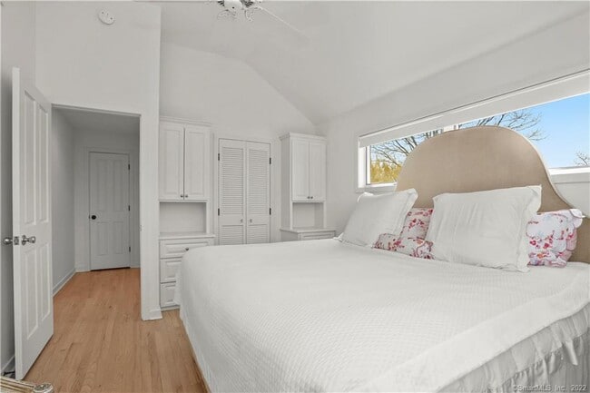 Building Photo - 4 Scofield Pl