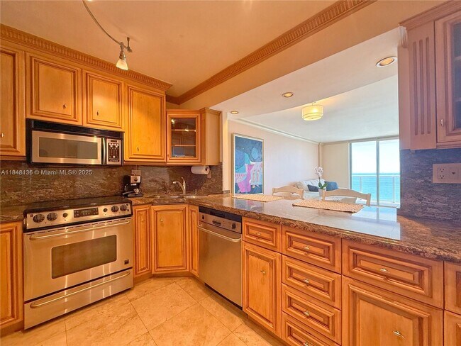 Building Photo - 5701 Collins Ave
