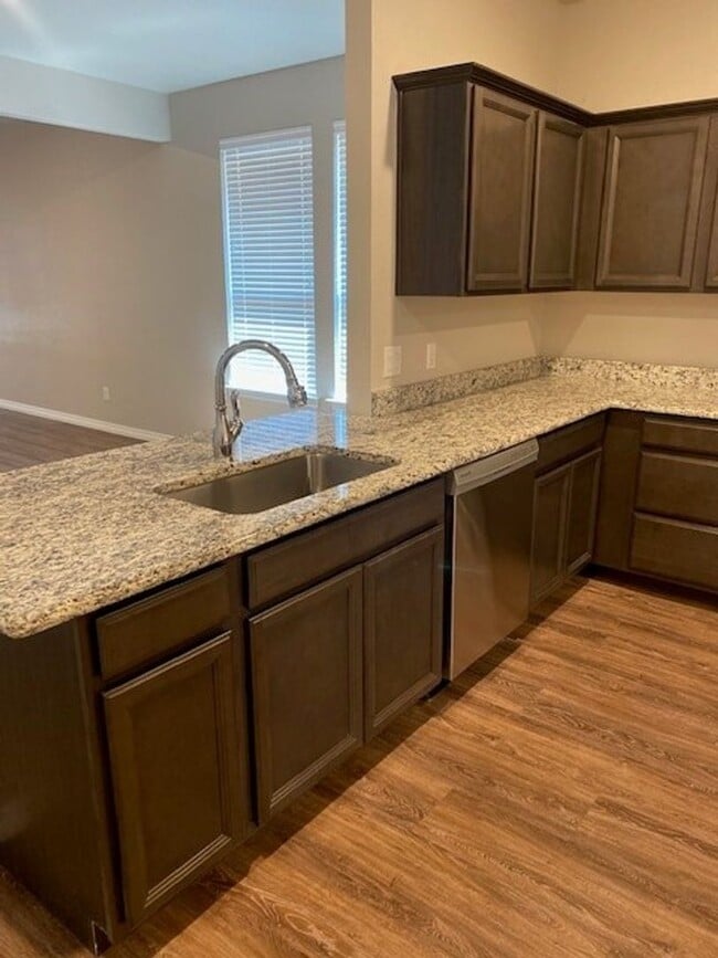 Building Photo - $200 OFF YOUR FIRST MONTH RENT MOVE IN SPECIAL