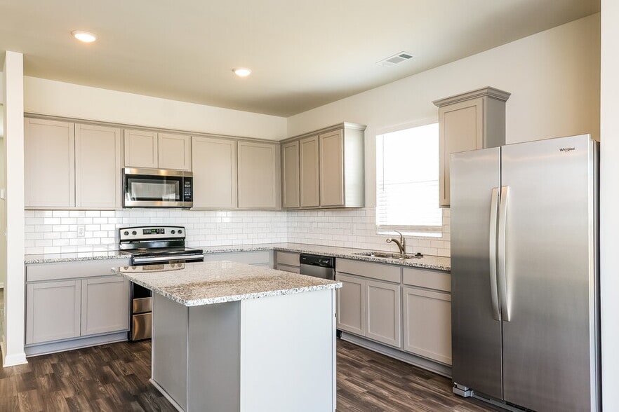 Building Photo - 621 Samuel Lee Ln