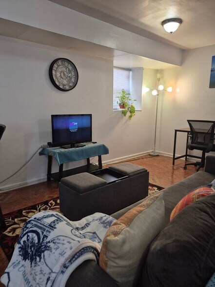 Building Photo - 146 Terrace Ave