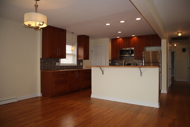 Building Photo - 3112 W 101st Pl