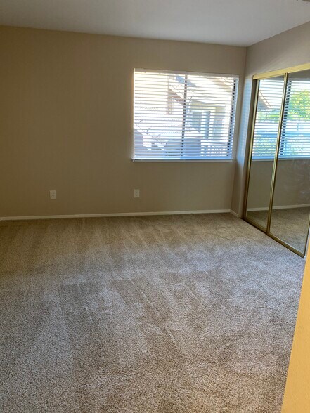 Building Photo - 2055 Sierra Rd