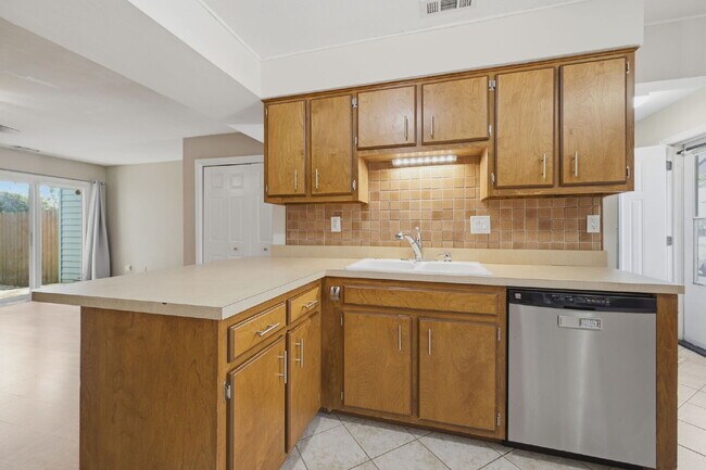 Building Photo - 5475 Davis Way