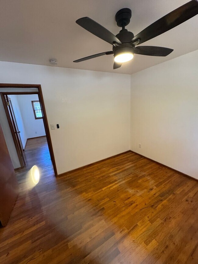 Building Photo - Freshly Updated 3 Bedroom 1 bath Home with Garage, Fenced Yard & Pet Friendly!