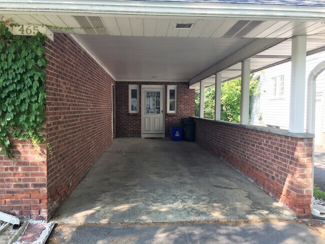 Building Photo - 465 Ontario St