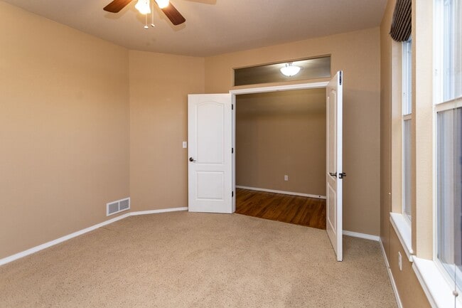 Building Photo - Beautiful Ranch in Pine Creek!