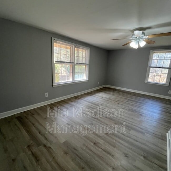 Building Photo - 40 Wesley St