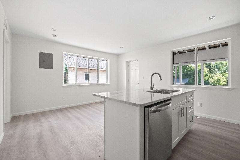 Building Photo - 34 Cross St