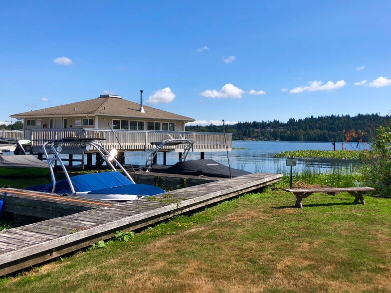 Rentable Cabana for Parties - 17108 Northeast 45th Street