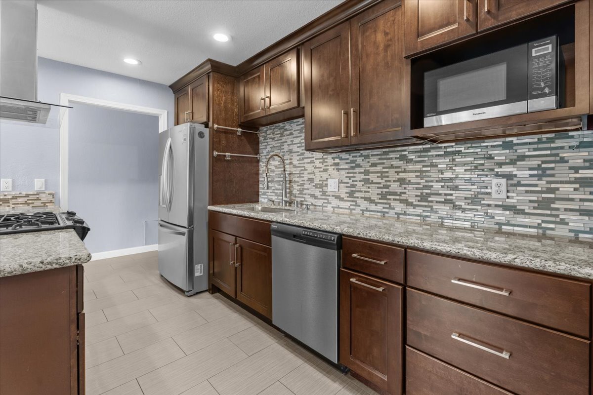 Building Photo - 2411 Prospect Ave