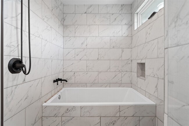 Building Photo - 1222 Mcneil St