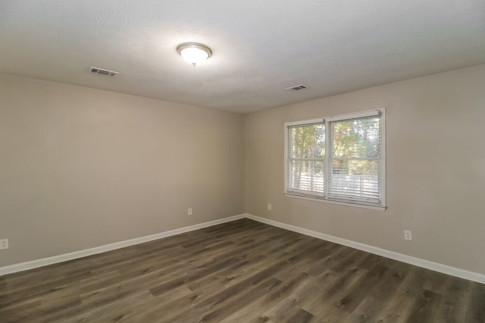 Building Photo - 796 Greenwood Trail SE