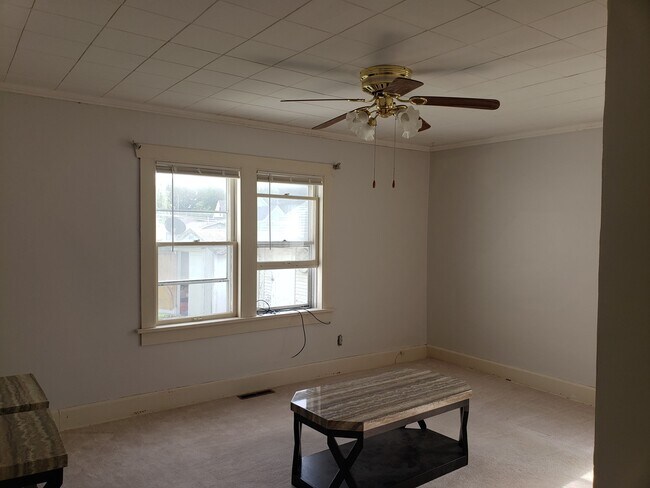 Building Photo - 519 S 4th Ave W